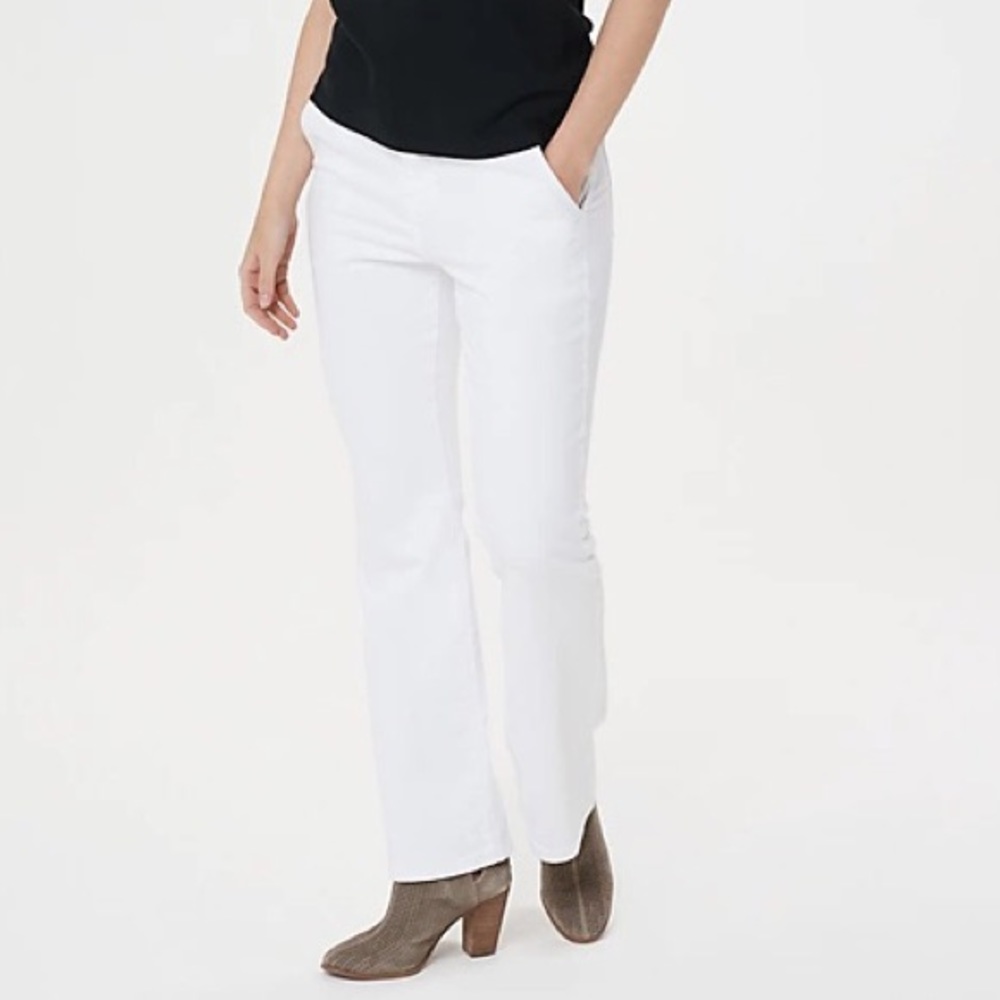 BROOKE SHIELDS Timeless Regular Flare Jeans -White Plus 18